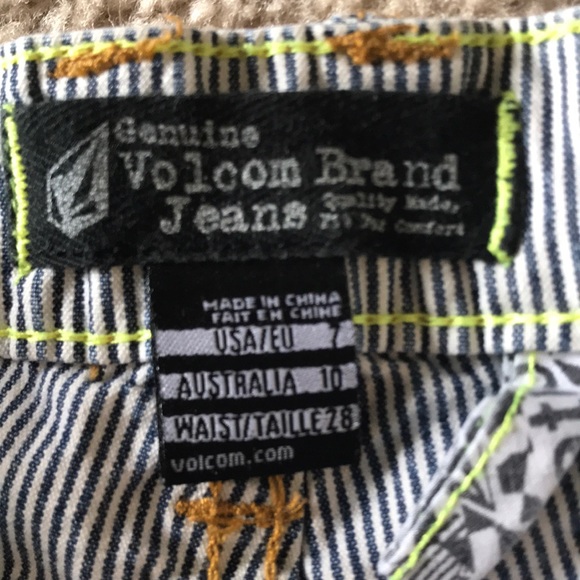 Volcom Brand Striped Shorts - Picture 3 of 5